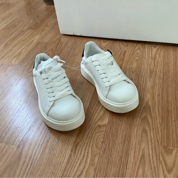 Torrid White Platform Sneakers , NWT, - Picture 4 of 8